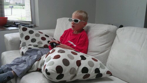 August med 3d briller